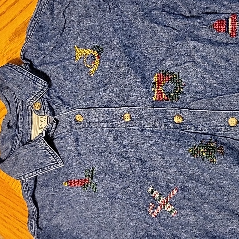 Vintage Christmas button up dinem shirt